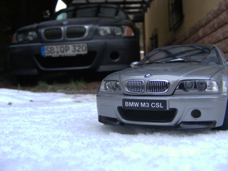 6 Zylinder verpackt in einem stahlgrauen Coupe - 3er BMW - E46
