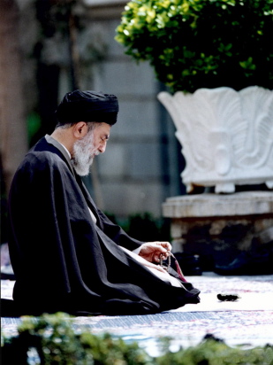 khamenei_64mh.jpg