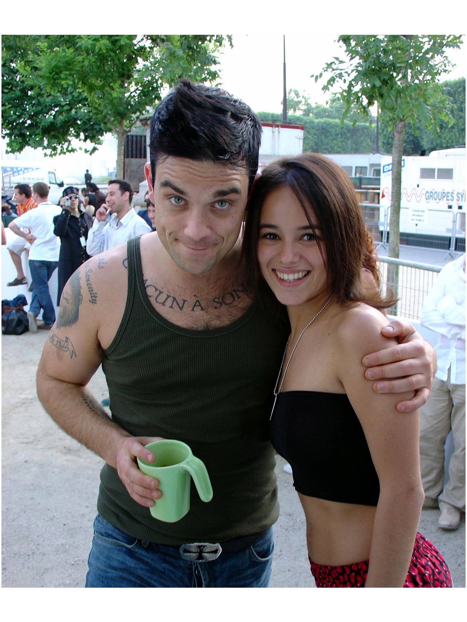 Alizée with Robbie Williams in 2003